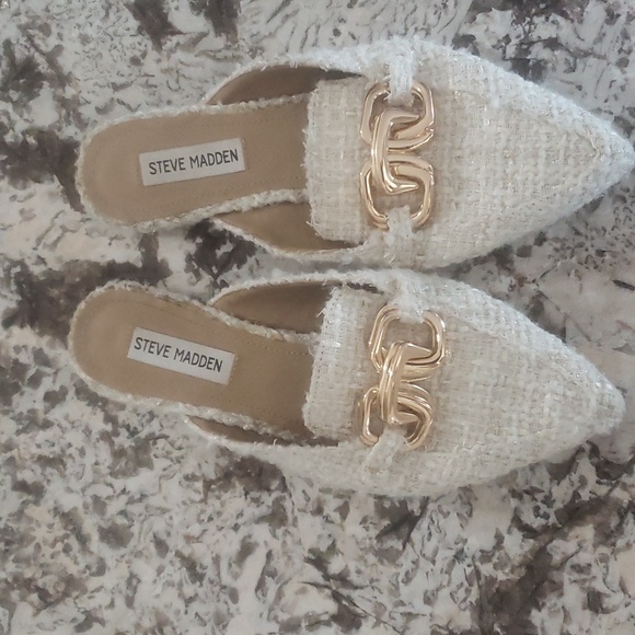 Steve Madden slip on flats - Picture 2 of 7